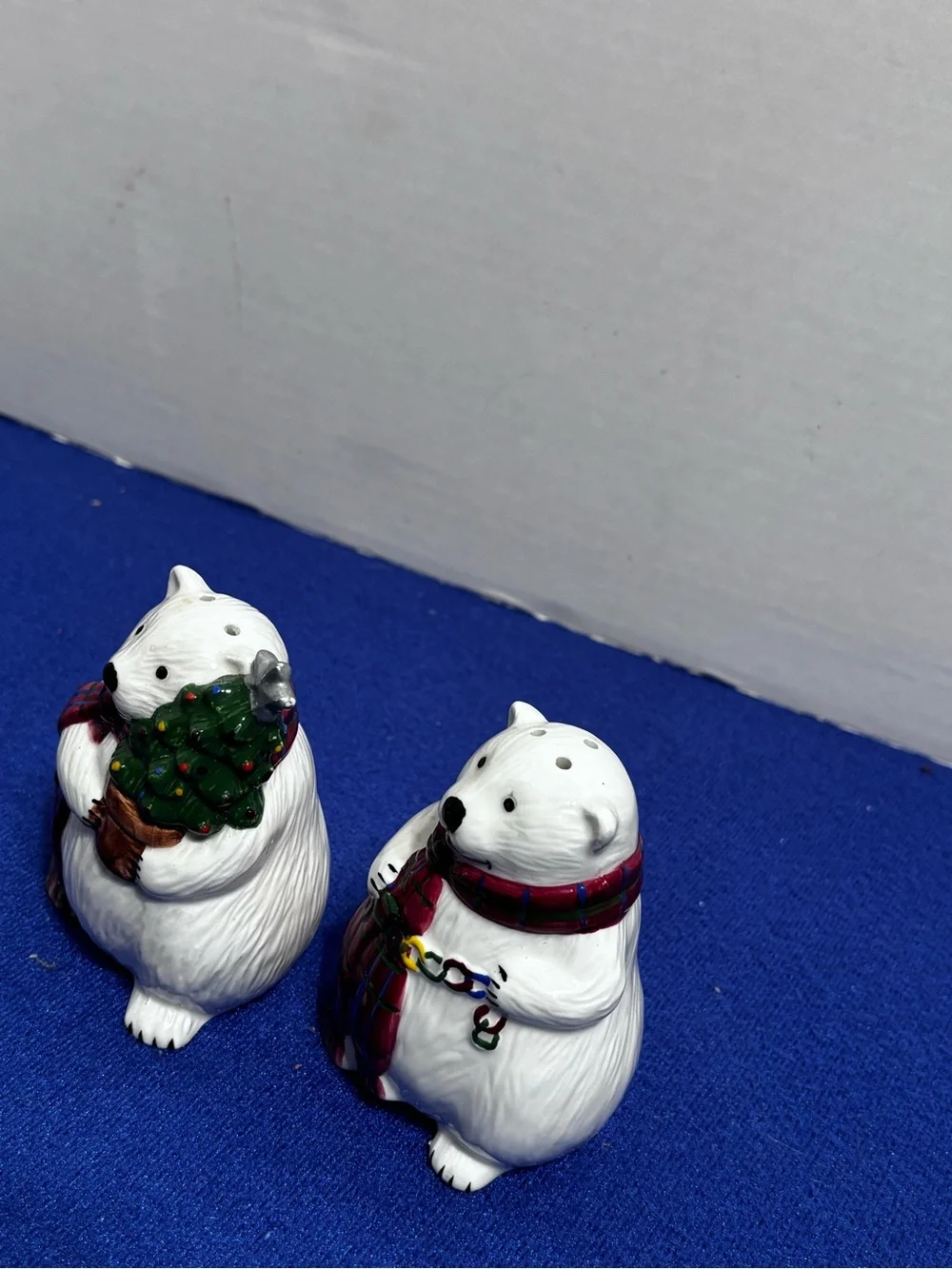 Pfaltzgraff polar bear salt and pepper shakers